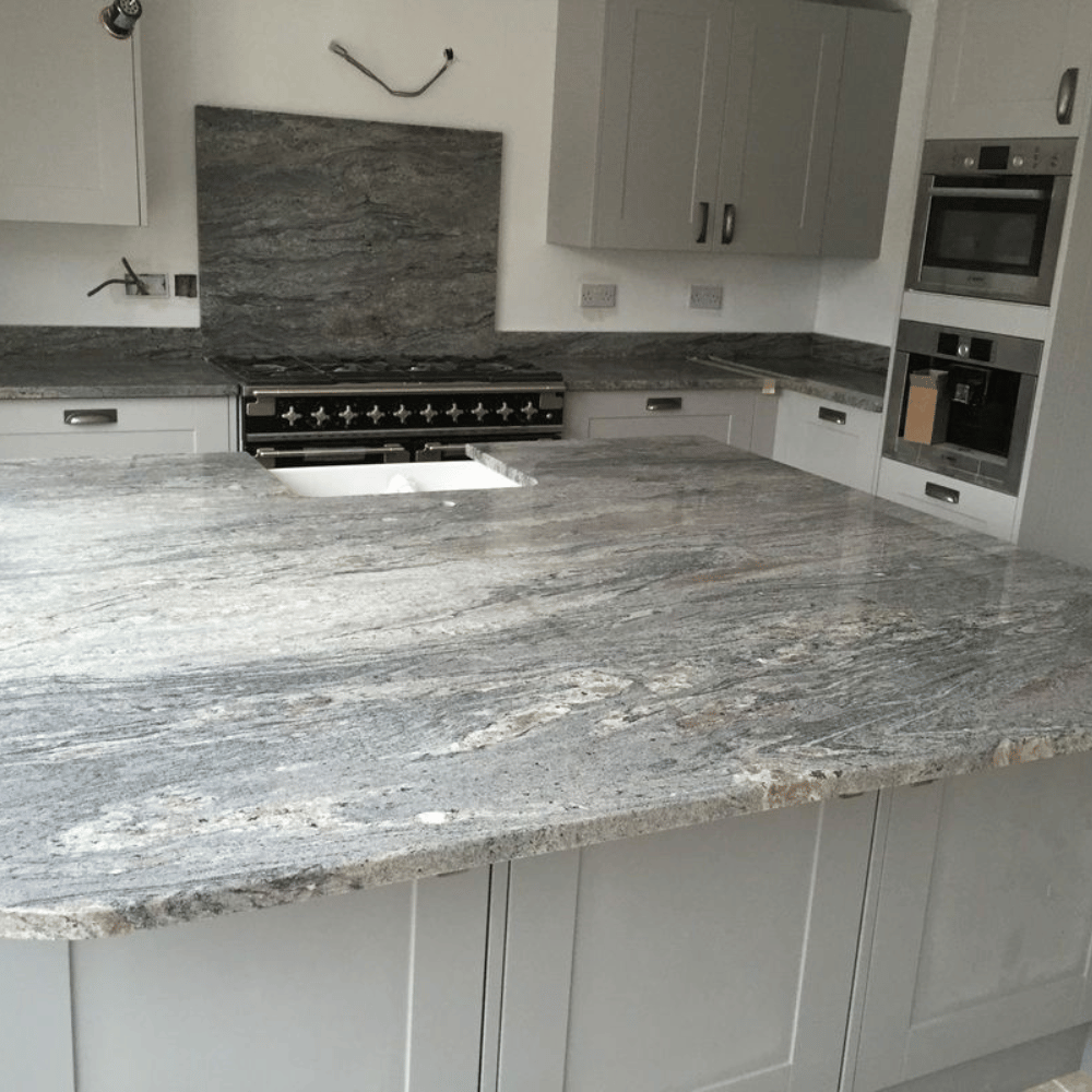 plan de travail en granit gris BRANCO PIRACEMA