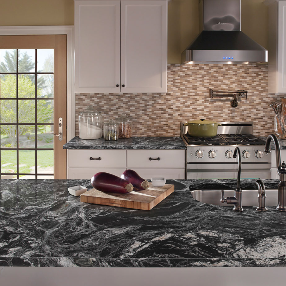 Plan de travail granit Noir "Silver Waves"