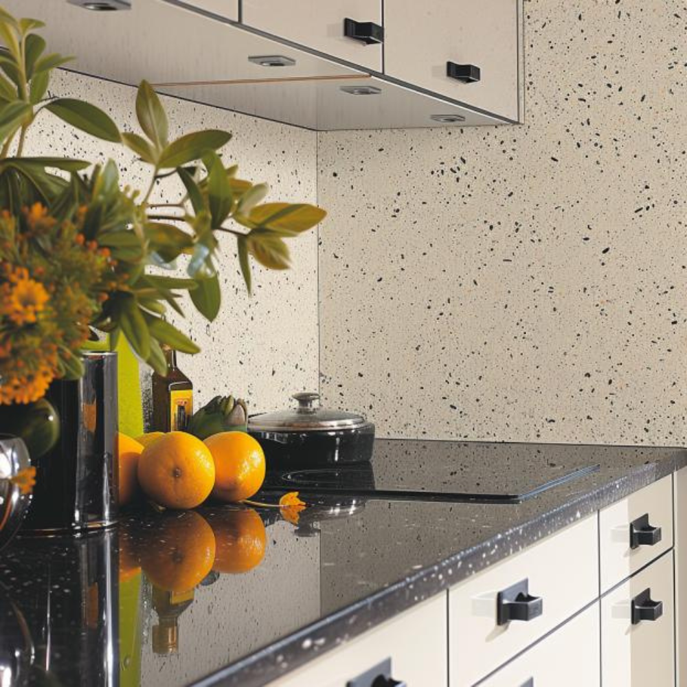 crédence terrazzo noir et blanc