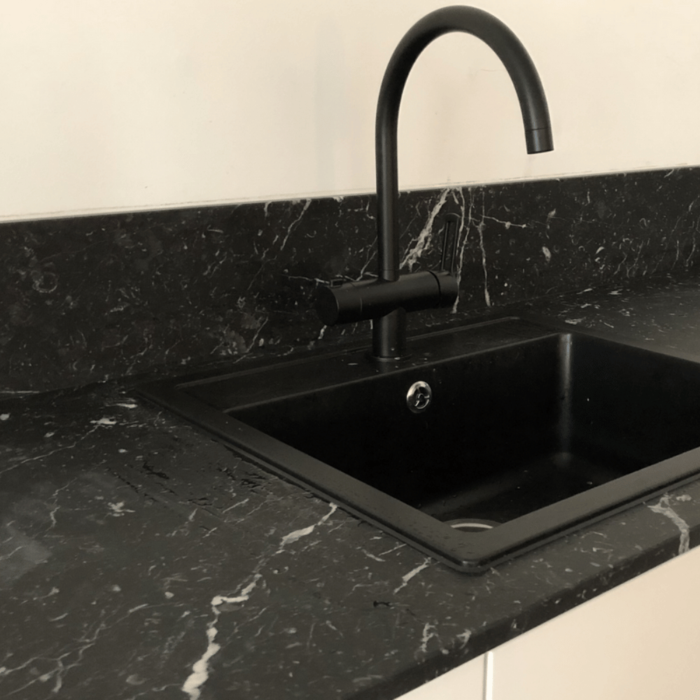 Plan de travail céramique "NERO MARQUINA"