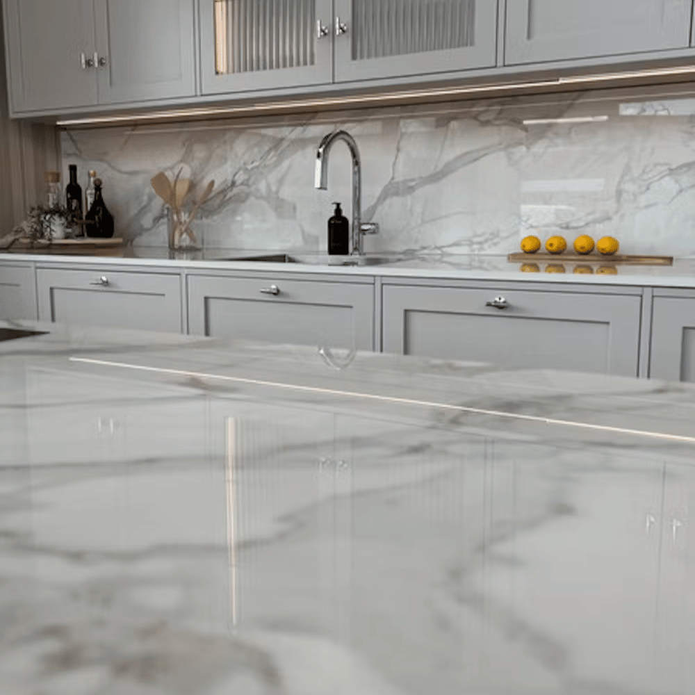 plan de travail dekton blanc cuisine moderne