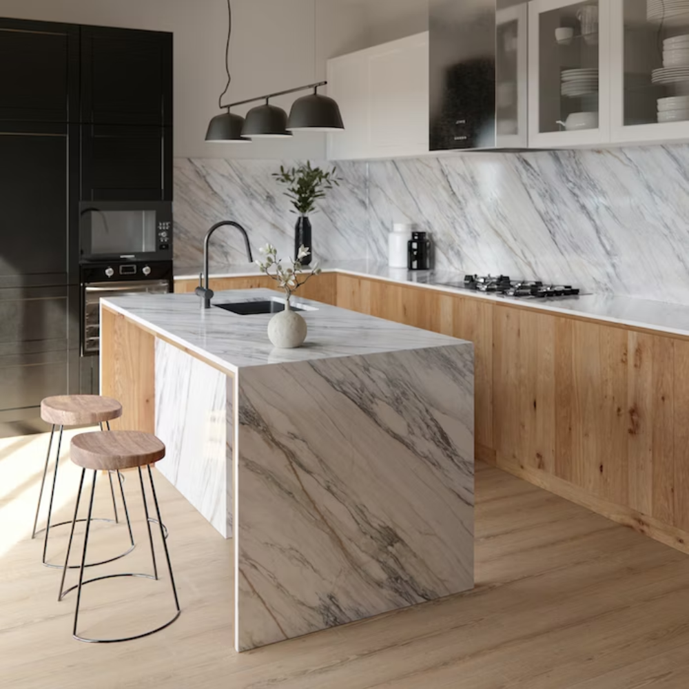 ilot central et plan de travail en dekton blanc couleur trance