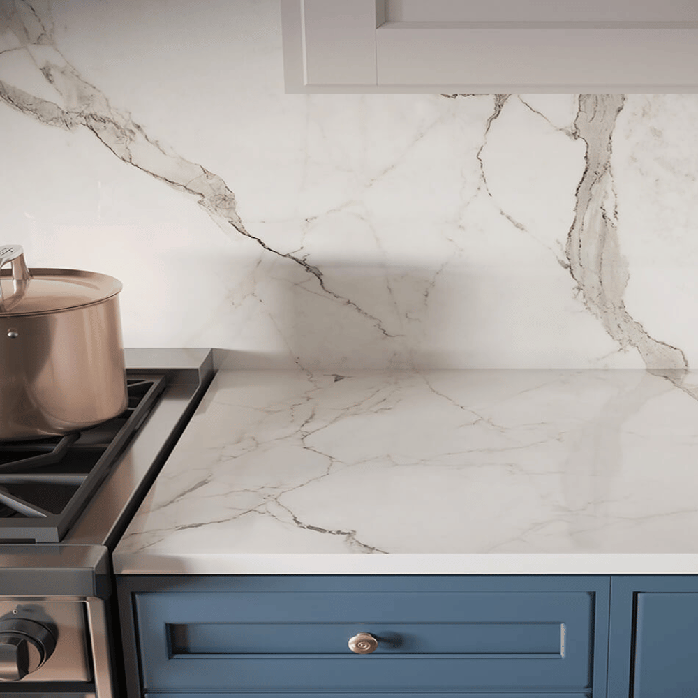 plan de travail en dekton couleur gris blanc