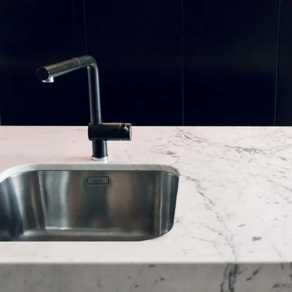 Plan de travail marbre Blanc "BIANCO CARRARA C EXTRA"