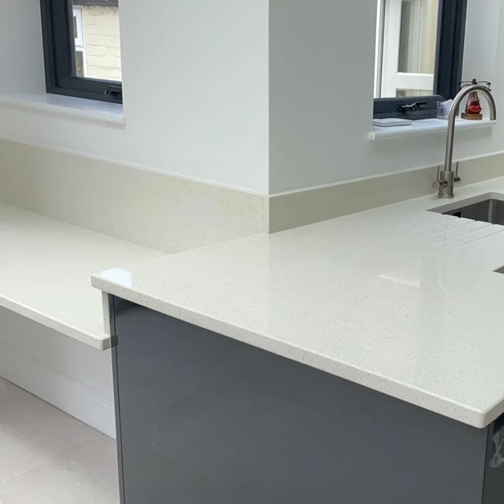Plan de travail en quartz blanc