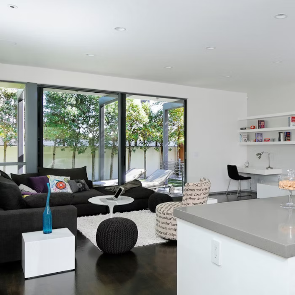 Plan de travail gris sur mesure de la marque silestone